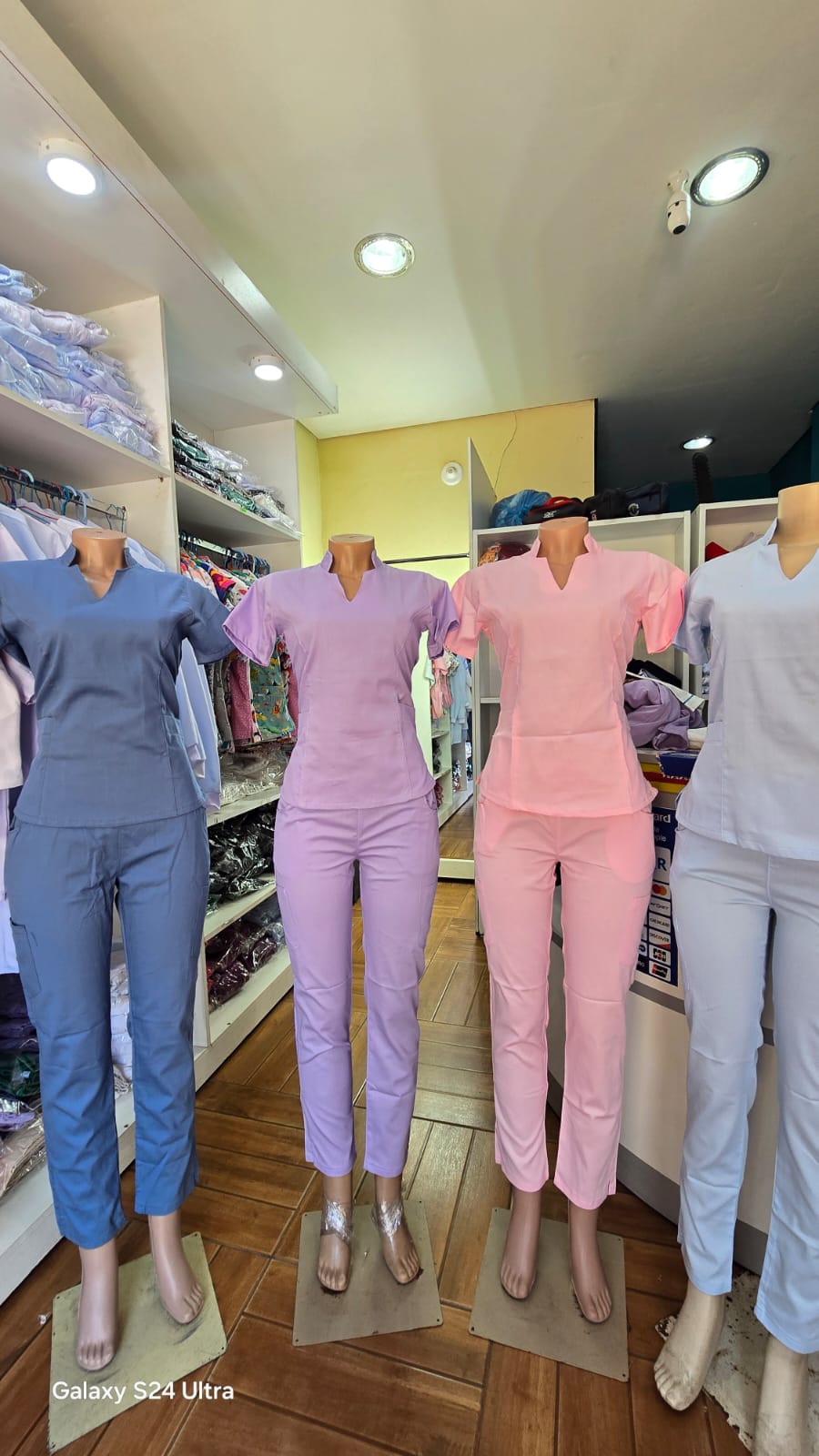 Trabajo real de Pao Uniformes - UNISAL